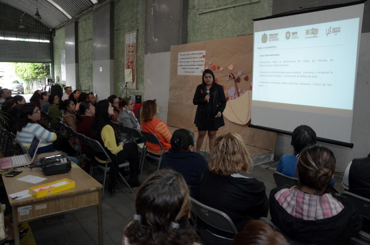 CONMEMORAN DÍA NARANJA (2)