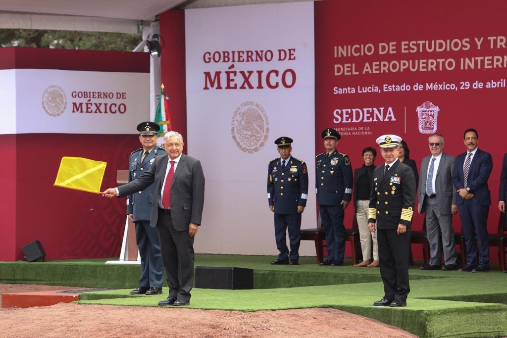 AMLO - Aeropuerto 3