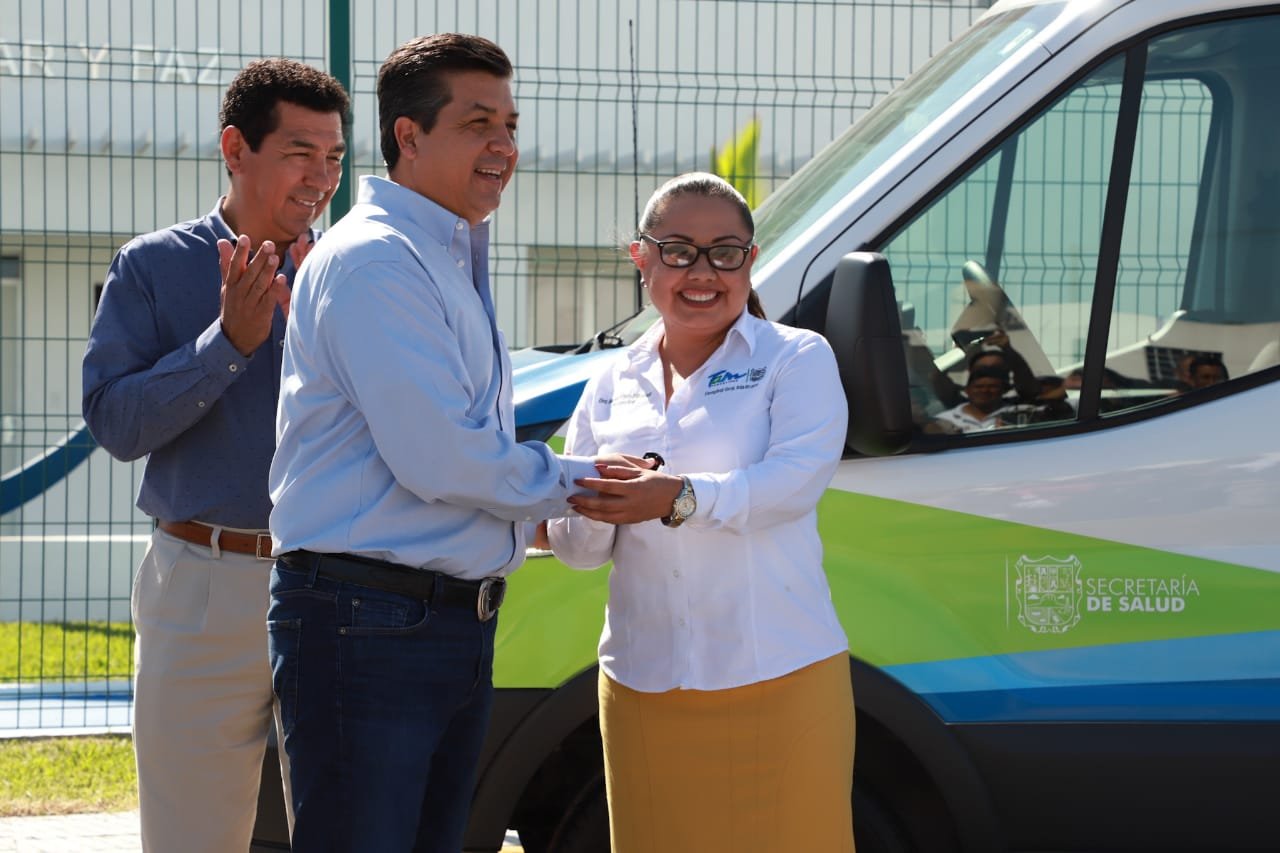 SST-028-2019.-Fortalece Gobierno de Tamaulipas el sistema estatal de Salud con entrega de ambulancias y equipo (1)