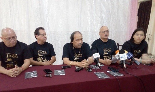 thumbnail_EL-COLECTIVO