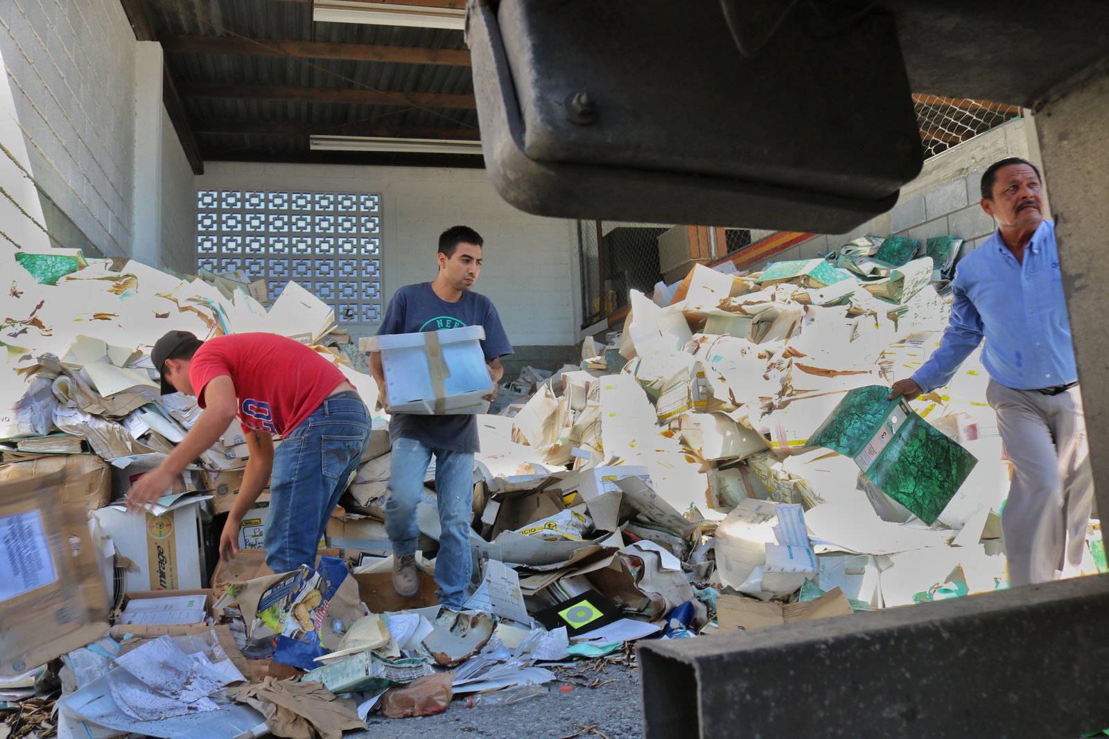 SDU-027-2019.-Gobierno de Tamaulipas depura más de 28 toneladas de archivo muerto (1)