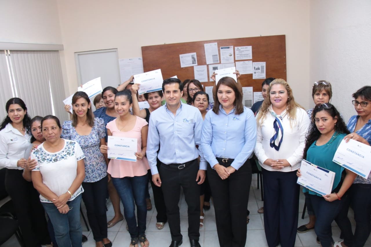 STR-031-2019.-Mejores condiciones de vida, a través de los cursos de capacitación y entrega de mobiliario (1)