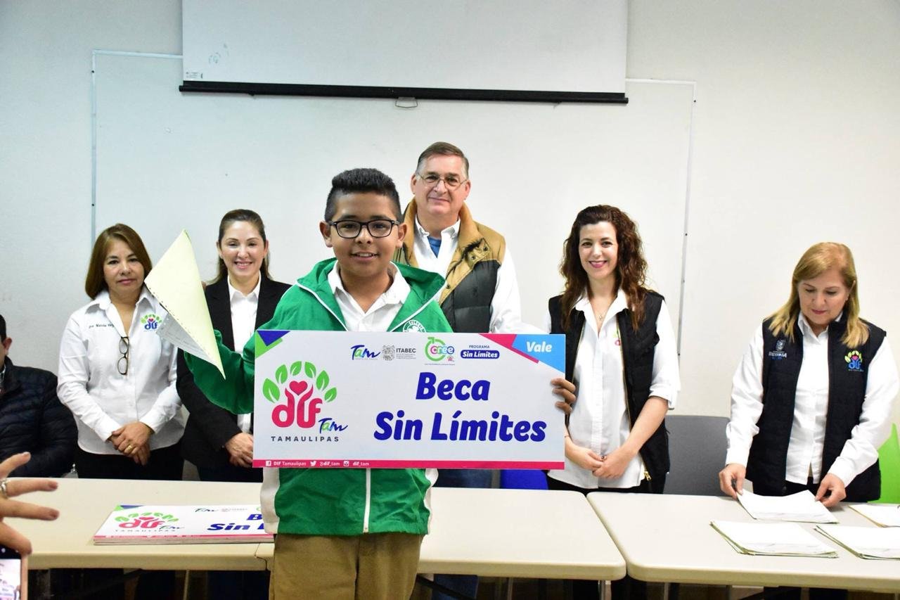 DIF-087-2019.-Gobierno del Estado y DIF Tamaulipas inician trámites para becas “Sin Límites” para estudiantes con discapacidad (2)