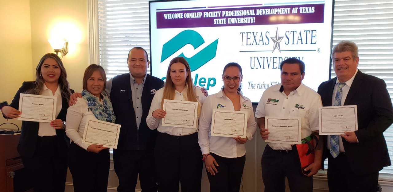 GRADUADOS TEXAS STATE (2)