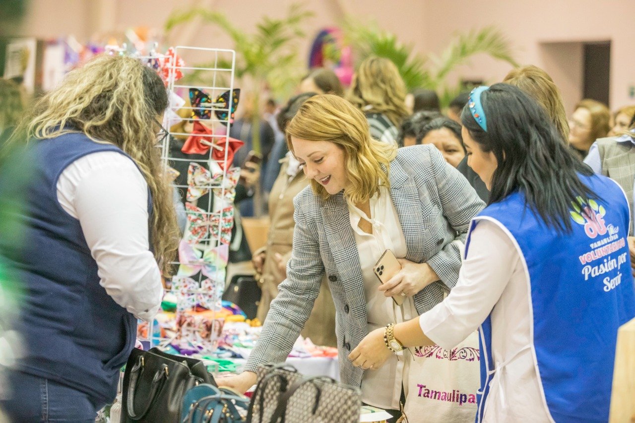 DIF-146-2019.-DIF Tamaulipas abriga esperanzas con el bazar con causa (6)