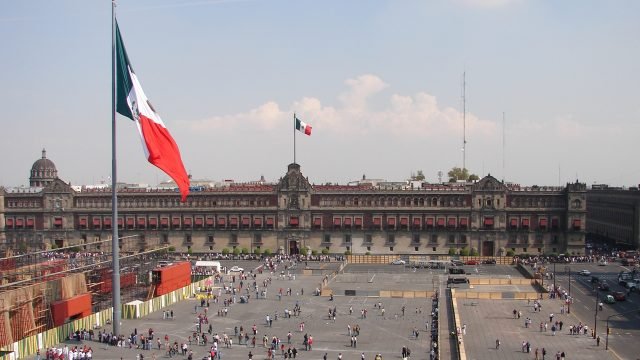 mexico-palacio-nacional-zocalo-1-640x360