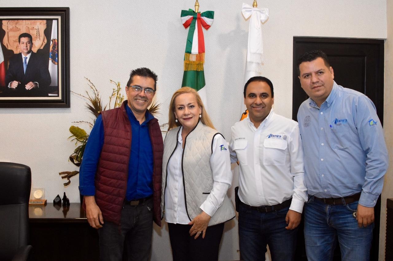 Gestiona Alma Laura Amparán más apoyos para la educación en Altamira