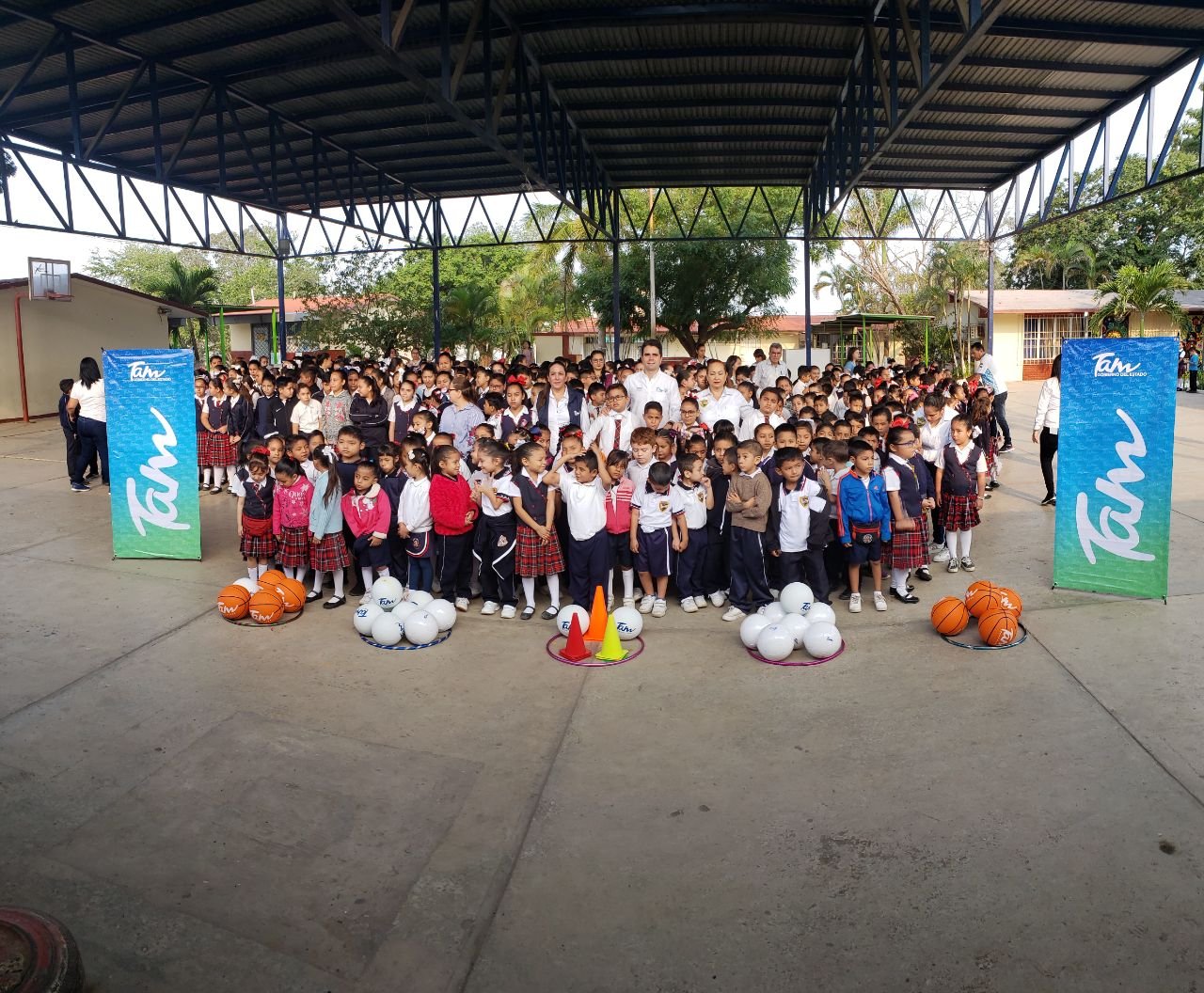 IDE-026-2020.-INDE entrega material deportivo a escuelas primarias de Ciudad Madero (2)