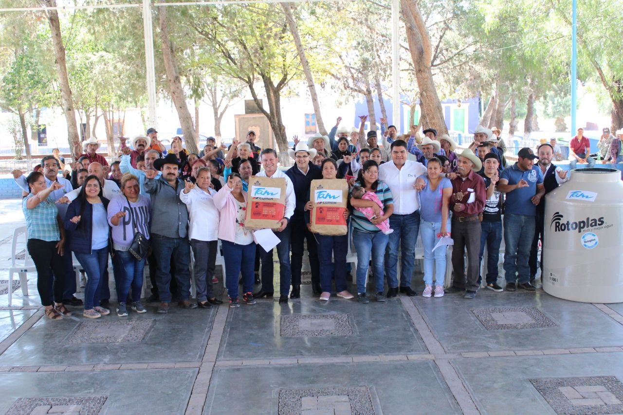 SBS-008-2020.-Entregan en Miquihuana apoyos por parte del GobTam y SEBIEN (6)