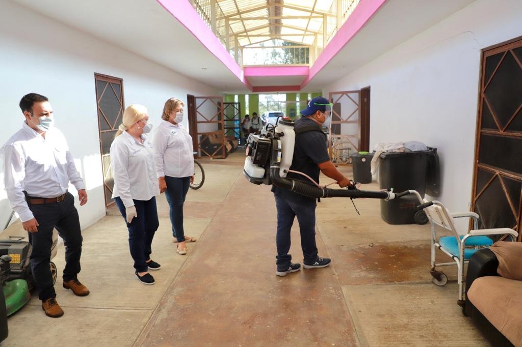 Sanitizan instalaciones de la Hacienda del Abuelito3