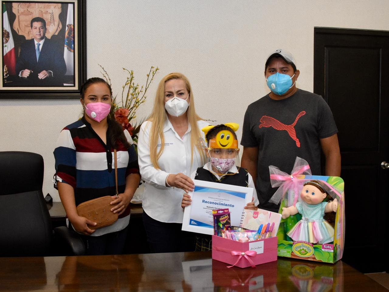 4WhatsApp Image 2020-11-12 at 14.09.31