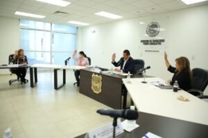 photo5042011608452278533