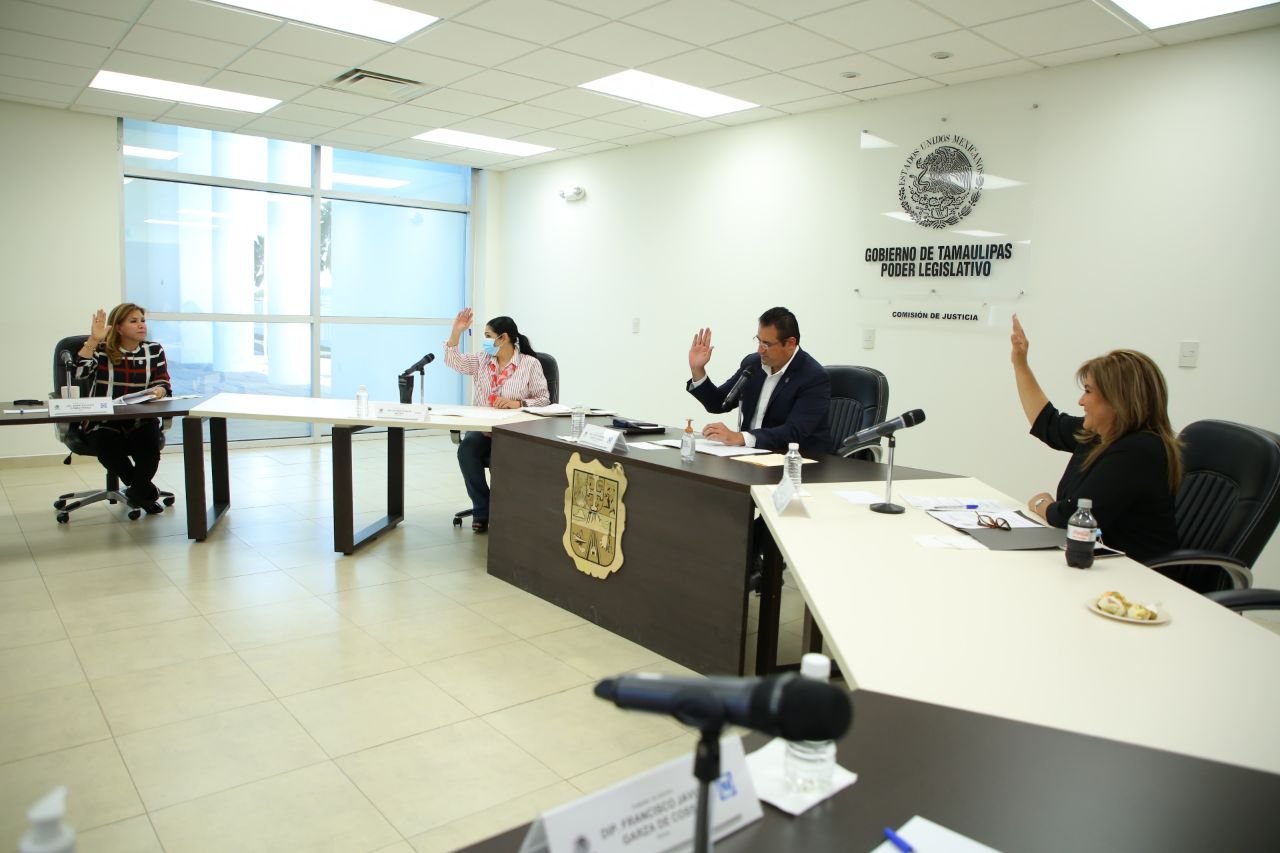 photo5042011608452278533