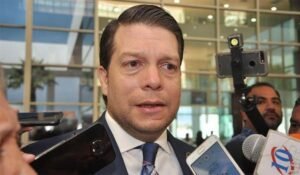 LUIS RENE CANTÚ....33