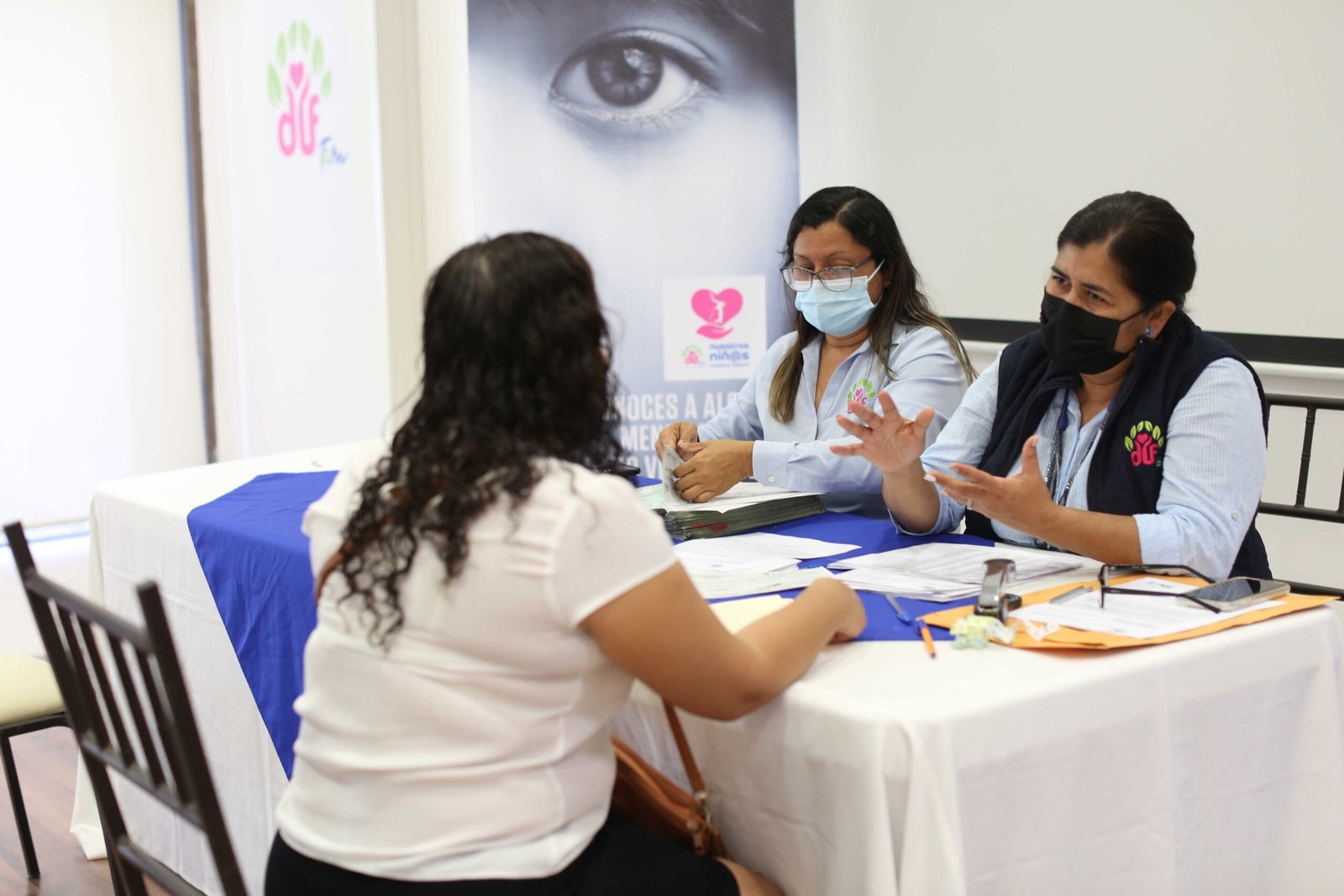 DIF-015-2021.-Paga Gobierno del Estado becas a beneficiarios del programa Nuestros Niños, Nuestro Futuro. (6)