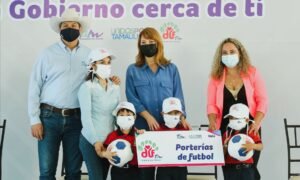 TAM-054-2021.-Refrendan Gobierno y DIF Tamaulipas su compromiso con las familias más vulnerables (3)