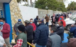 adultos-mayores-acuden-altamira-vacuna-1