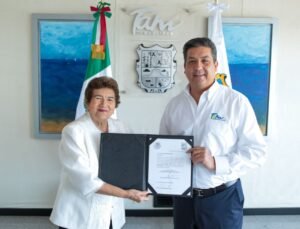 TAM-097-2021.-Gobernador entrega nombramiento a la Mtra. Magdalena Peraza Guerra