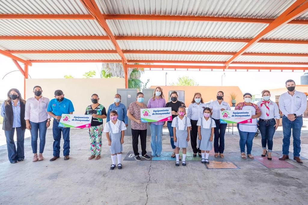 DIF-042-2021.-Continua Mariana Gómez visitando escuelas rurales para hacer entrega de dotaciones alimentarias e inaugurando desayunadores escolares (1)