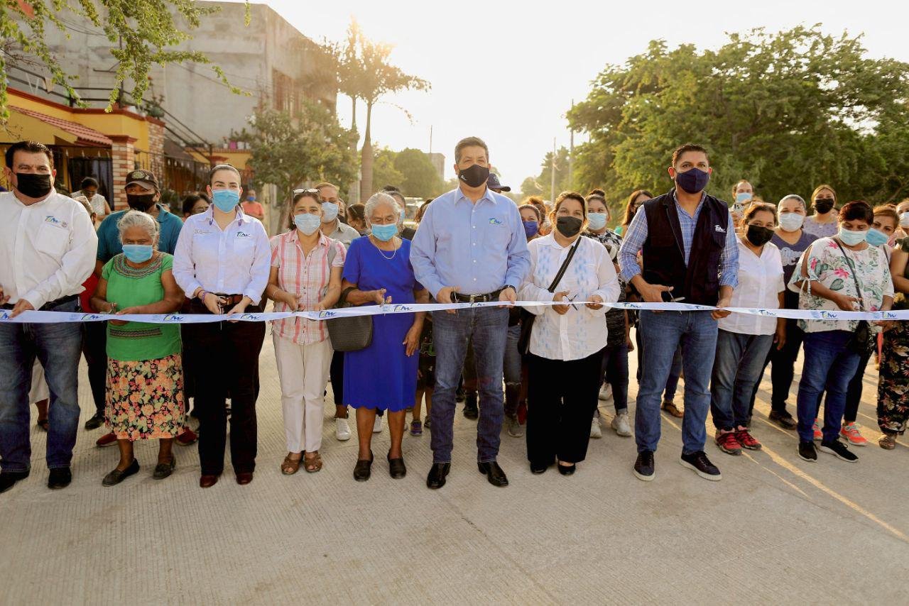 TAM-153-2021.-Entrega Gobernador Francisco Cabeza de Vaca nuevo paquete de calles pavimentadas en la capital (3)