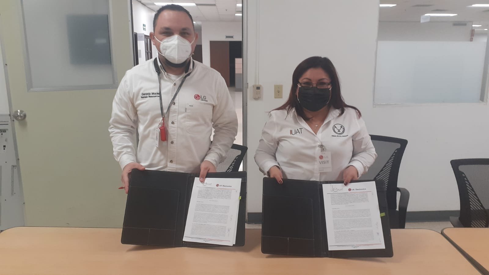 foto 1 firma convenio río bravo 15 11 2021