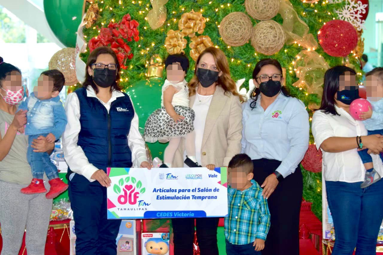 DIF-059-2021.-Premia Mariana Gómez a ganadores del concurso de cartel de derechos de niñas, niños, adolescentes. (11)