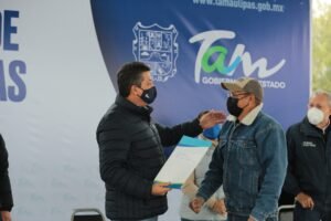 TAM-014-2022.-Entrega Gobierno de Francisco Cabeza de Vaca más 6 mil escrituras a familias tamaulipecas (2)