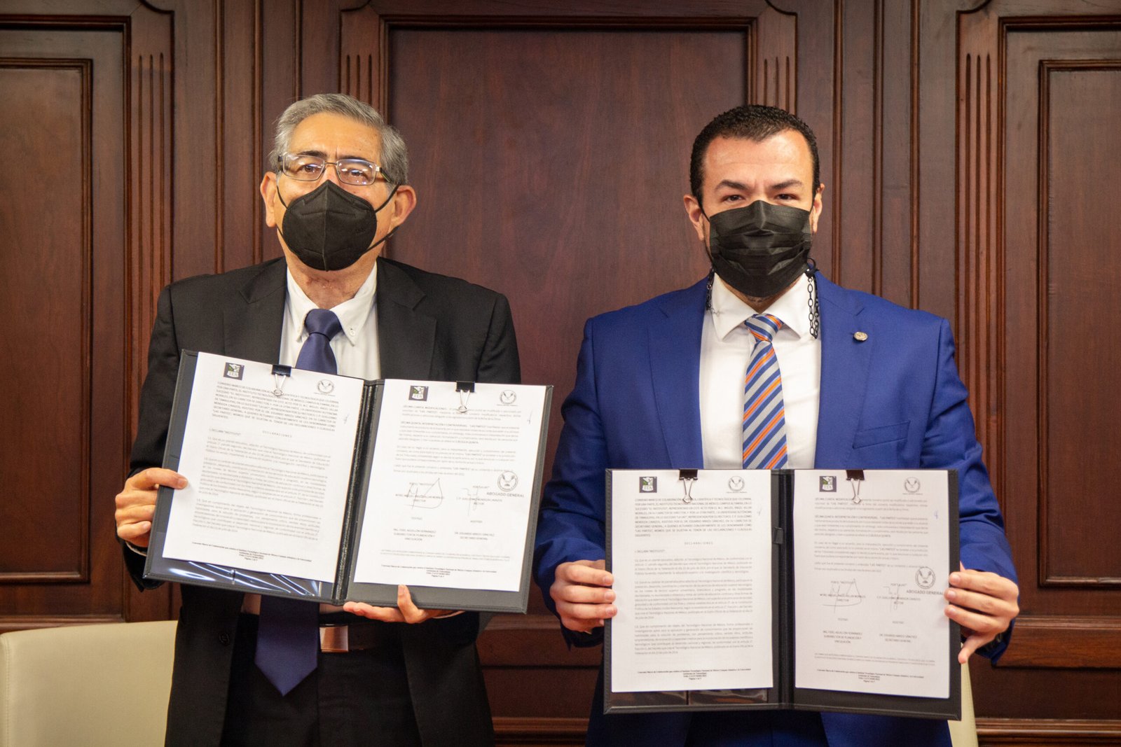 foto 3 firma contrato 24 01 2022