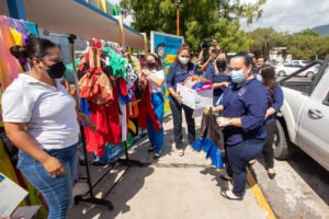 foto 3 donación de disfraces 18 06 2022