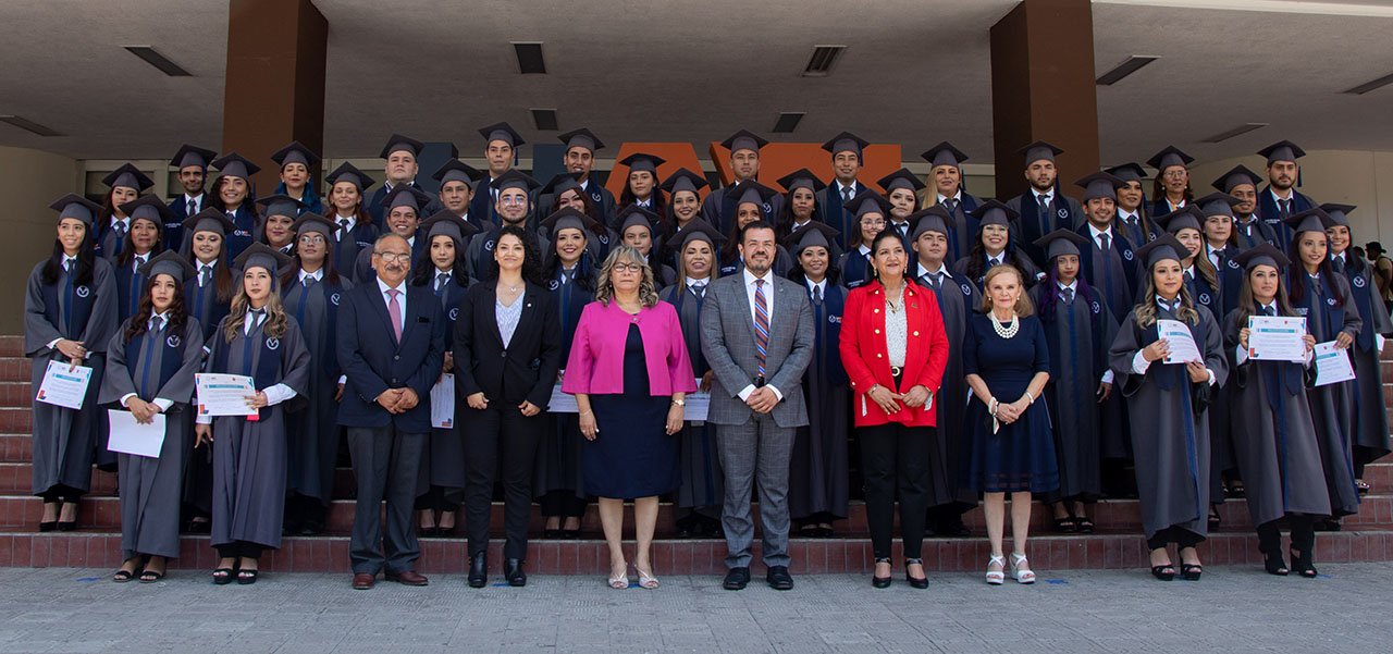 foto 2 graduación t.s. 21 07 2022
