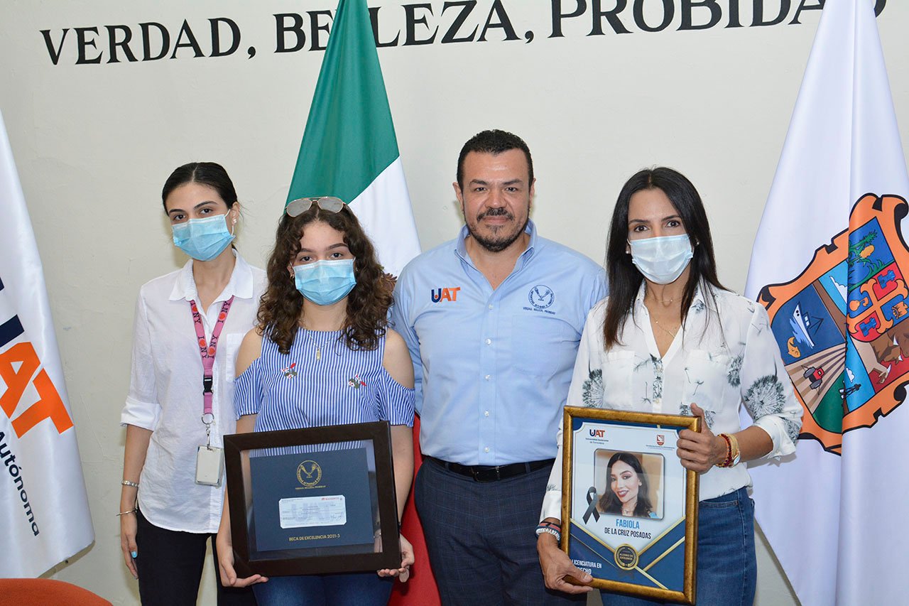 fotos 2 becas nuevo laredo 20 07 2022