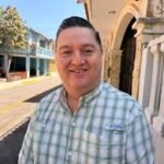 Atienden taponamientos y fugas de agua en la zona con apoyo del Gobierno del Estado.