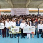 UAT entrega becas a casi 500 estudiantes de Odontología en Tampico